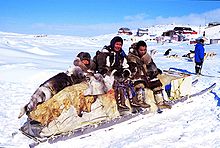 inuit grand nord saluait
